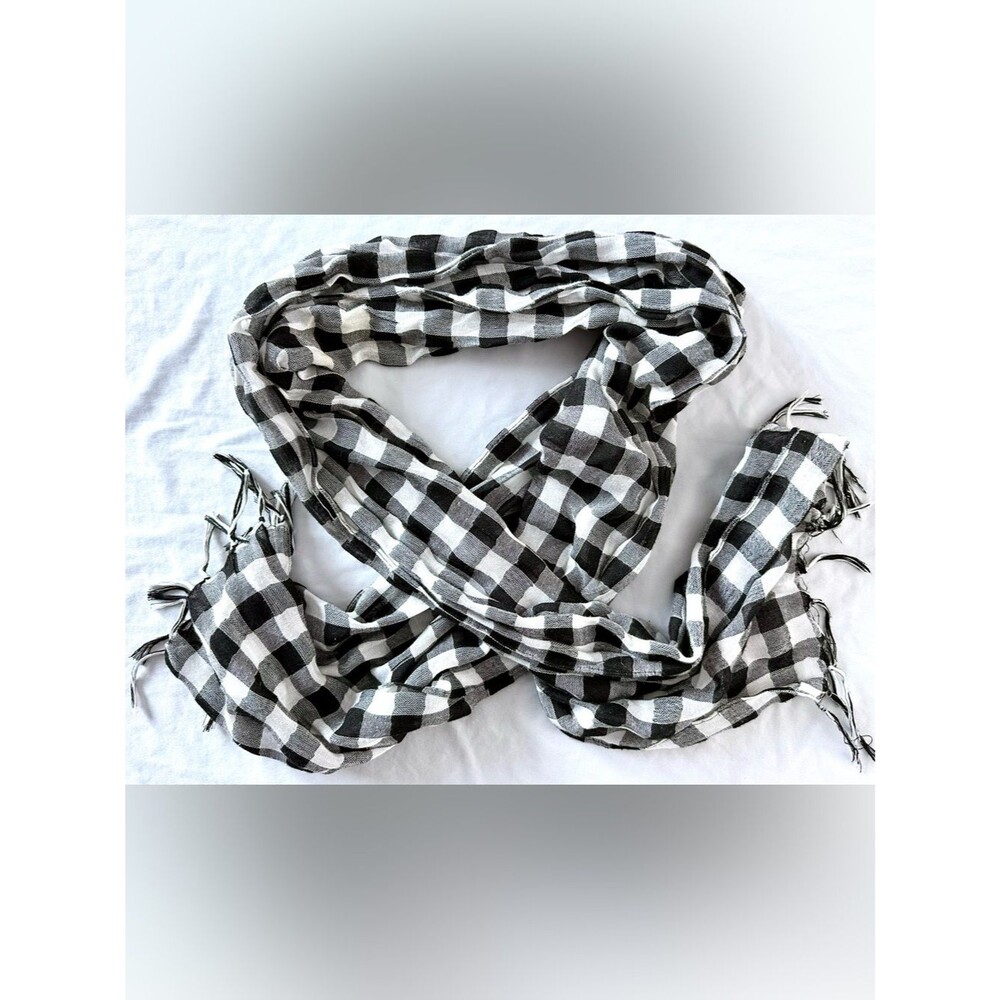 Black & White Buffalo Check Scarf – 18” Wide Lightweight Fringe Wrap Shawl